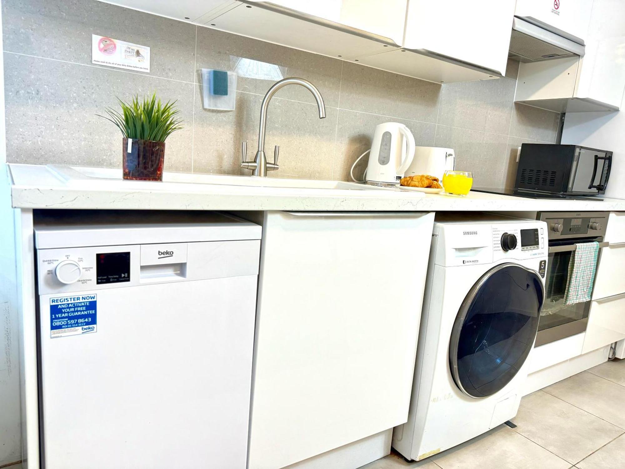 Walnut Flats: Stylish Oxford-Area Apartment with Netflix Kidlington Exterior photo