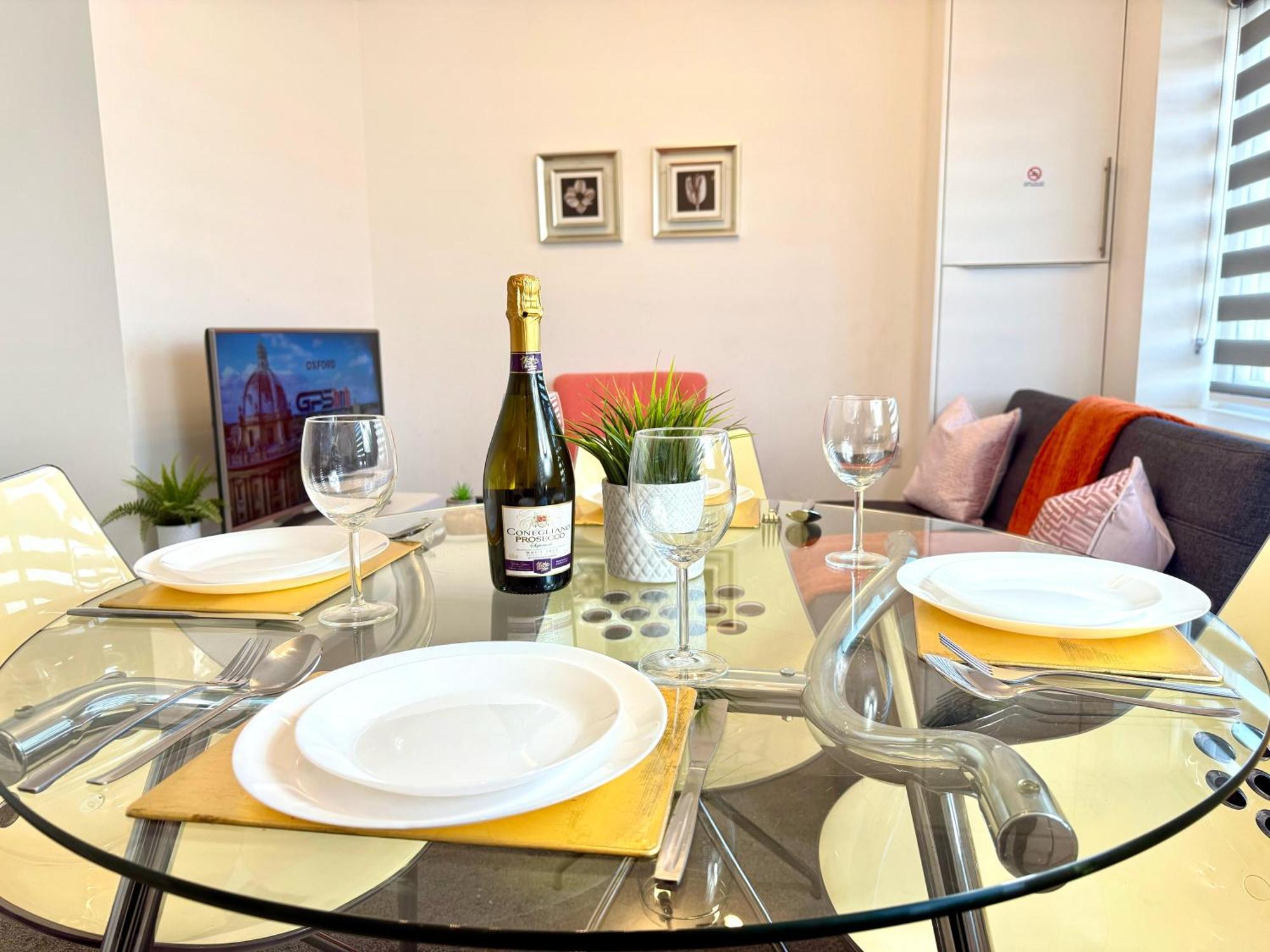 Walnut Flats: Stylish Oxford-Area Apartment with Netflix Kidlington Exterior photo