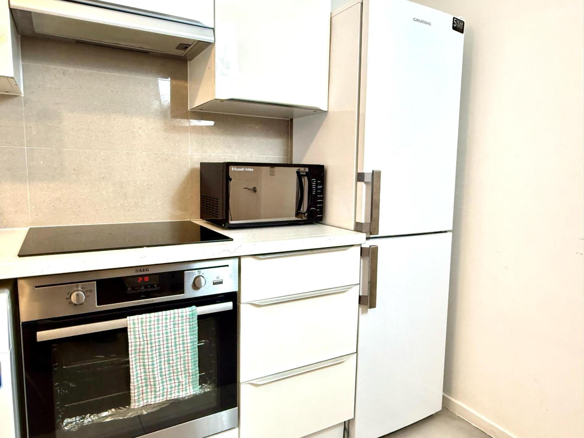 Walnut Flats: Stylish Oxford-Area Apartment with Netflix Kidlington Exterior photo