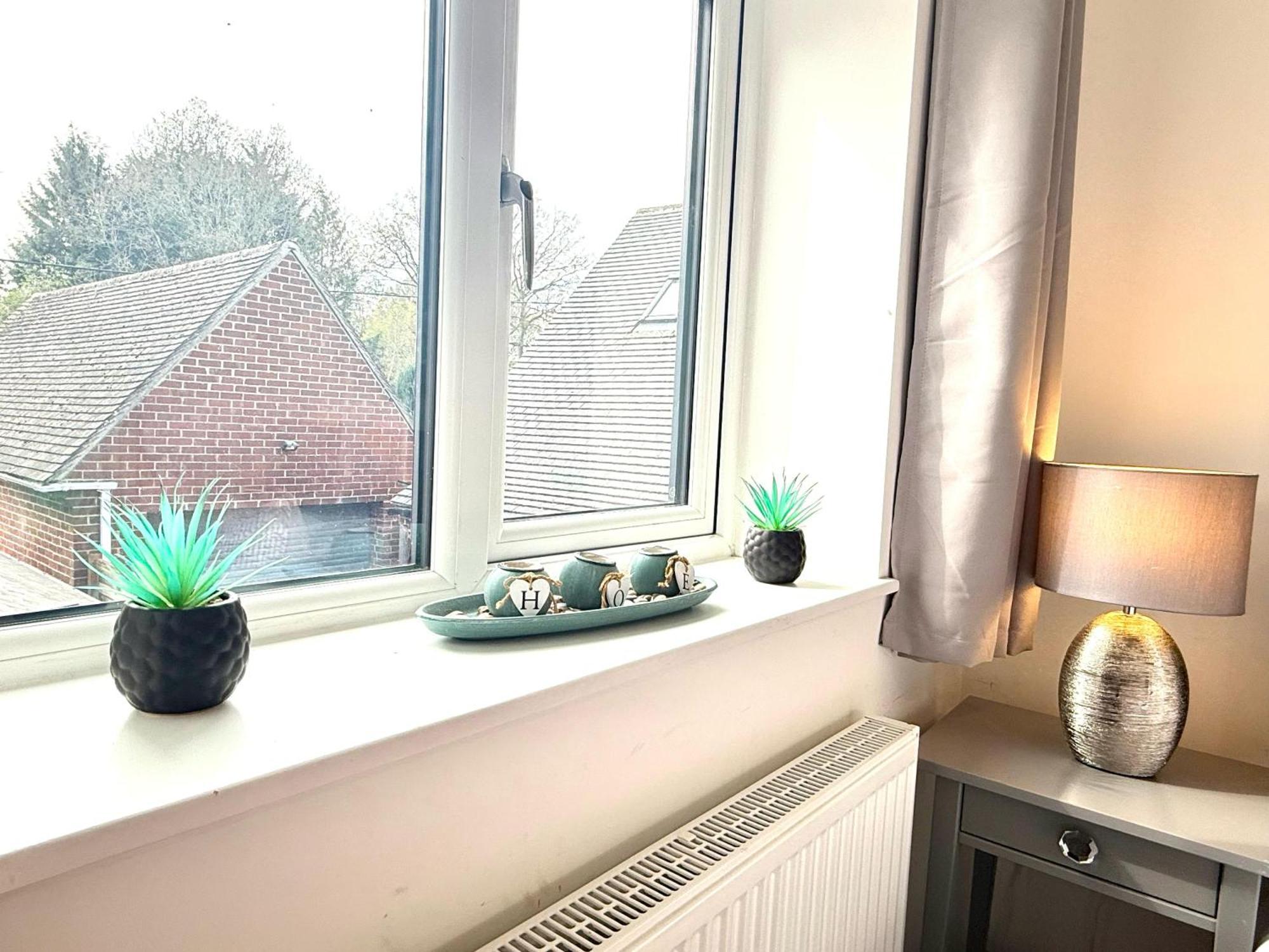 Walnut Flats: Stylish Oxford-Area Apartment with Netflix Kidlington Exterior photo
