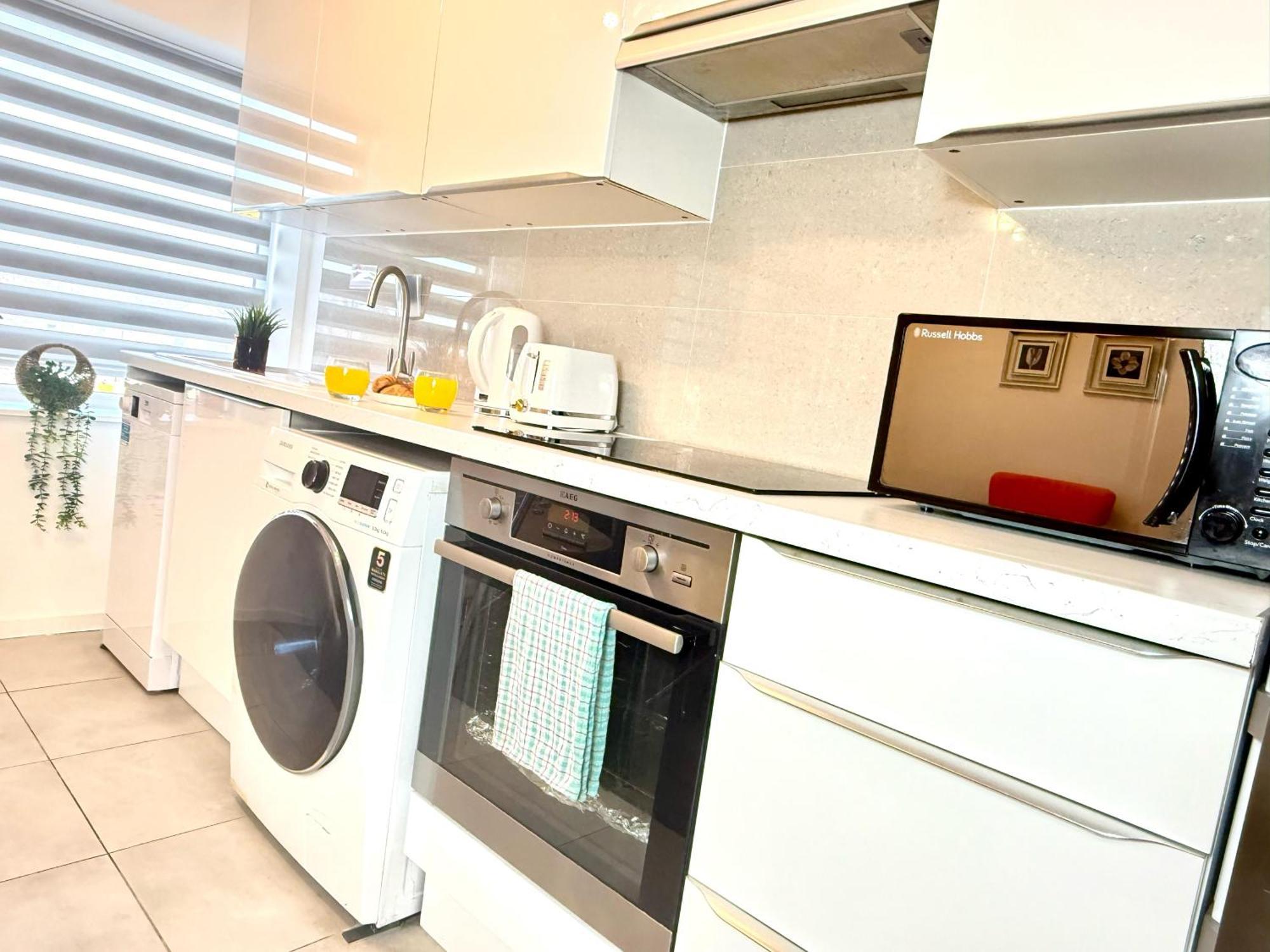 Walnut Flats: Stylish Oxford-Area Apartment with Netflix Kidlington Exterior photo